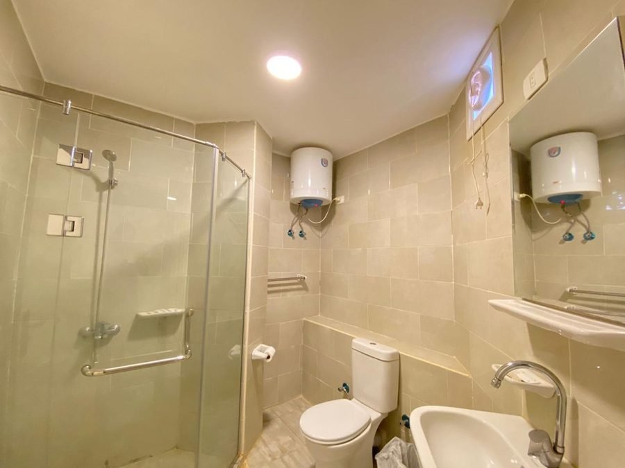 Penthouse v Aqua Palms — koupelna se sprchou