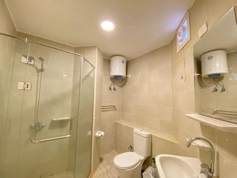 Penthouse at Aqua Palms — bathroom with shower
