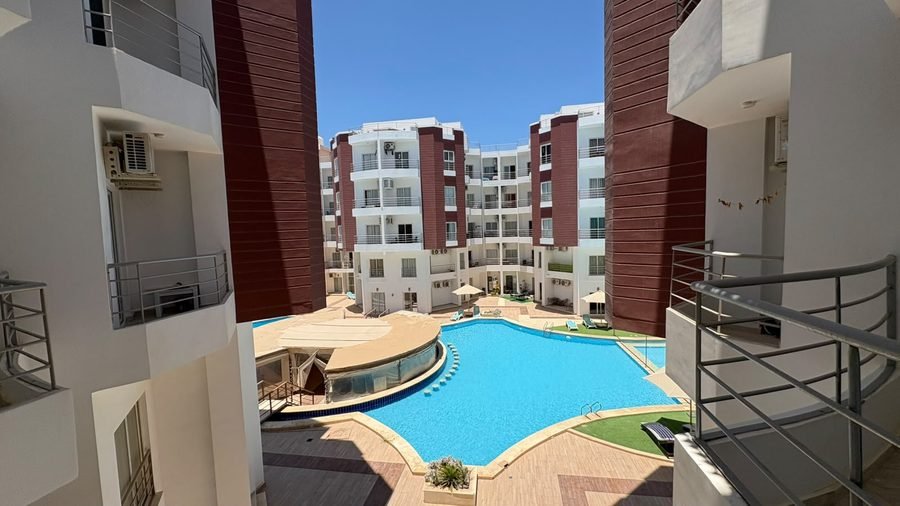 Bazén Aqua Palms z balkonu studia